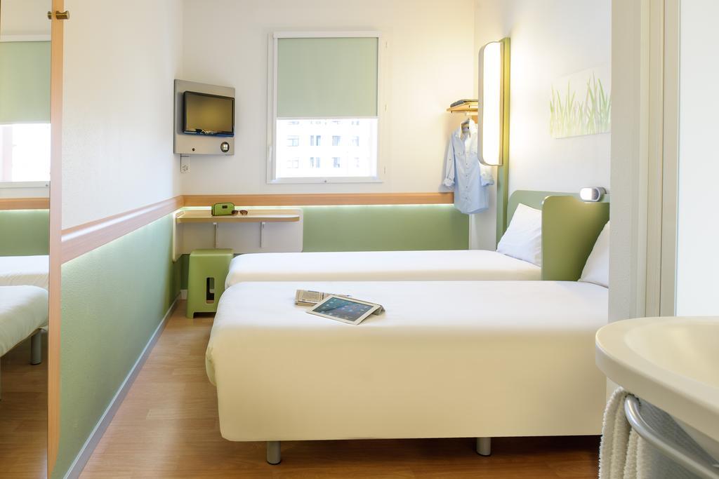 ไอบิส บัดเจ็ต เฌเนฟ เปอตี-ล็องซี Hotel Lancy ภายนอก รูปภาพ